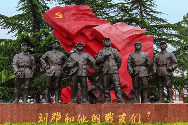革命人物雕塑，劉鄧和他的戰(zhàn)友們雕像